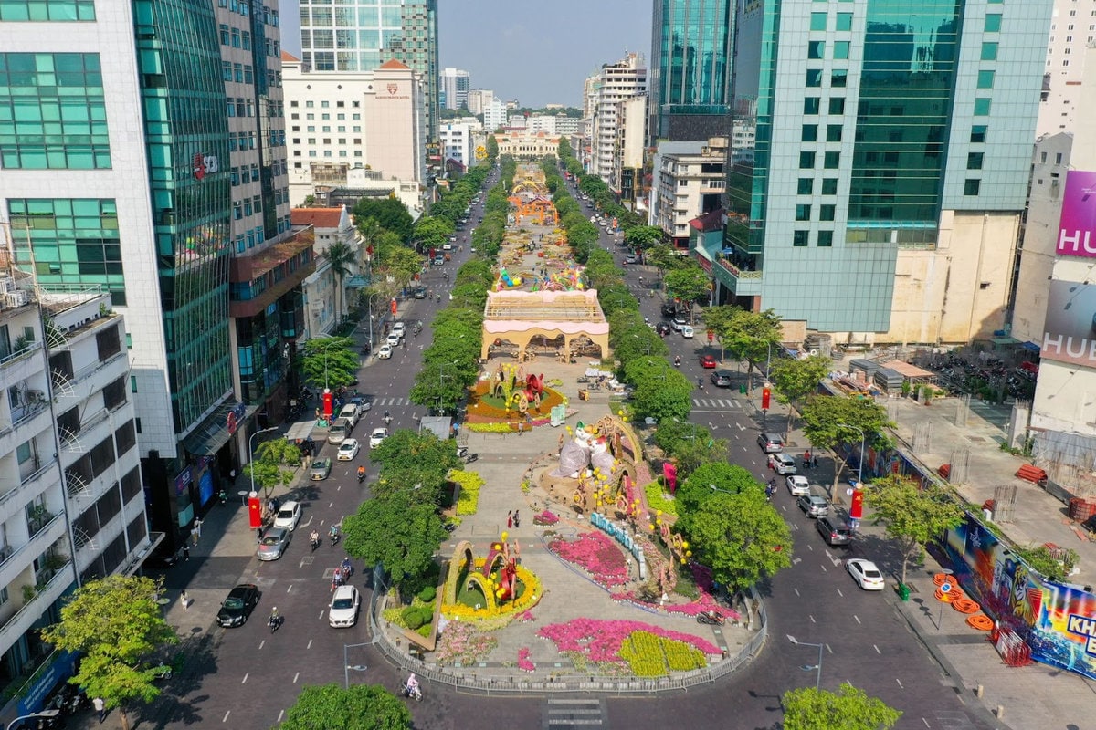 Diverse transportation option in Ho Chi Minh City